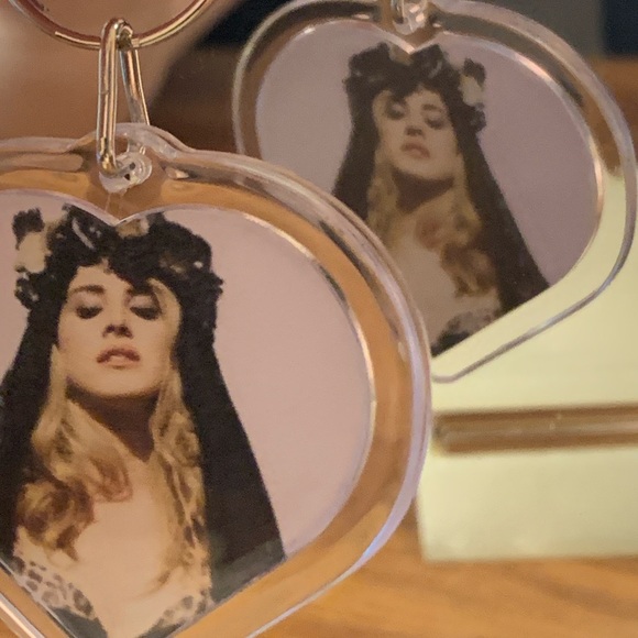 Lana Del Rey Keychain - Picture 2 of 2